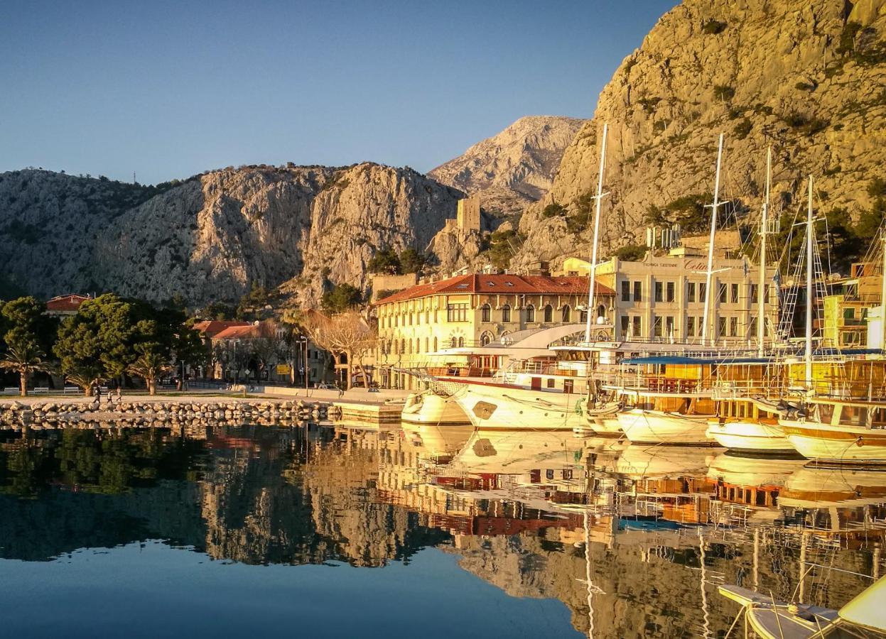 Lighthouse Central Apartments Omiš Exterior foto