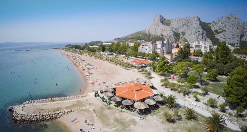 Lighthouse Central Apartments Omiš Exterior foto