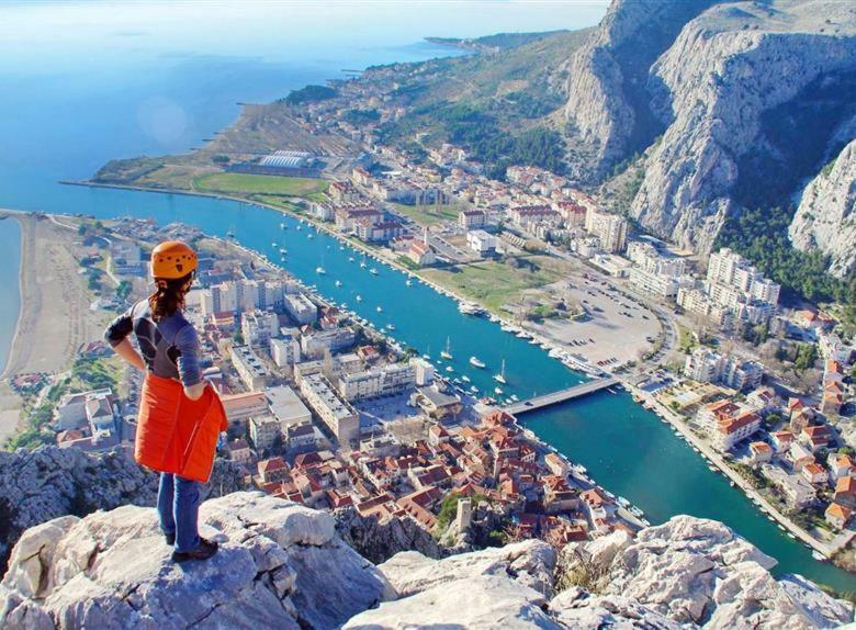 Lighthouse Central Apartments Omiš Exterior foto